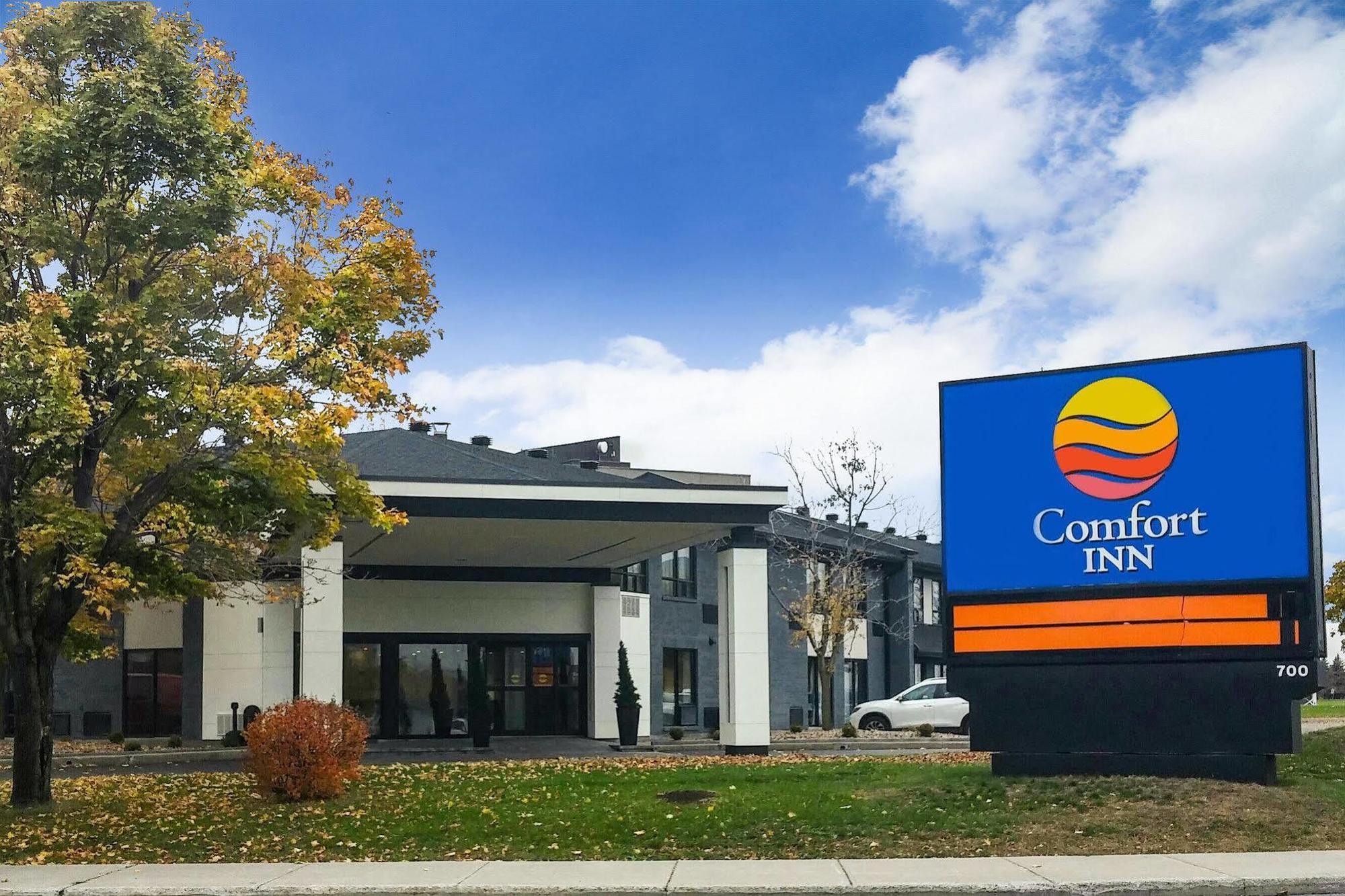 Comfort Inn Montreal Airport Pointe-Claire Exterior photo